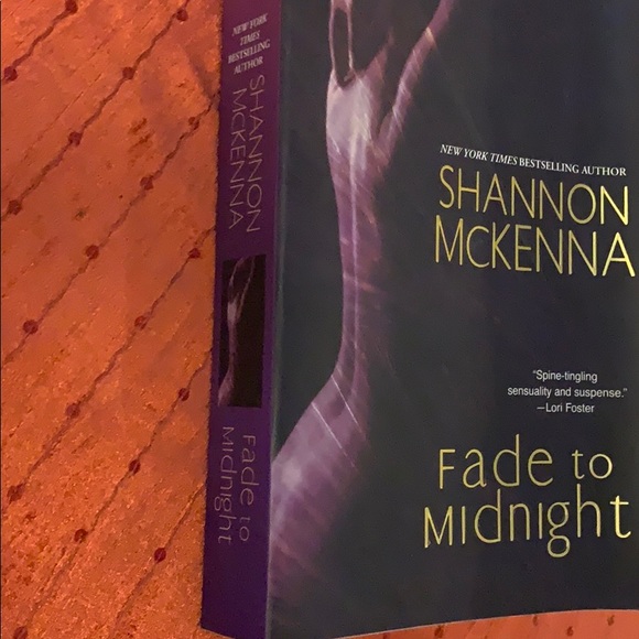 Fade to Midnight - Shannon McKenna - Picture 2 of 2